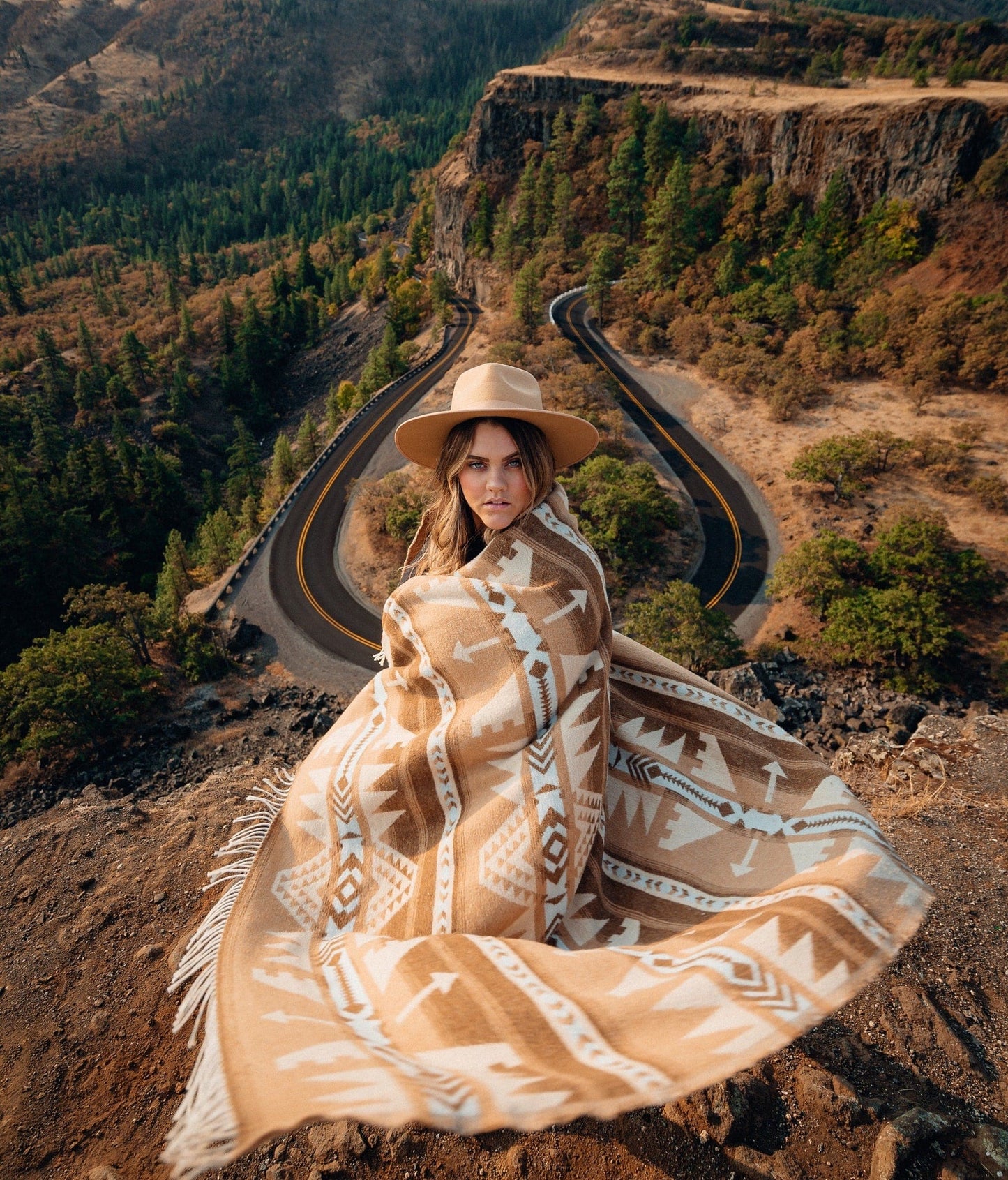 Alpaca Wool Blanket (Mojave Tan)