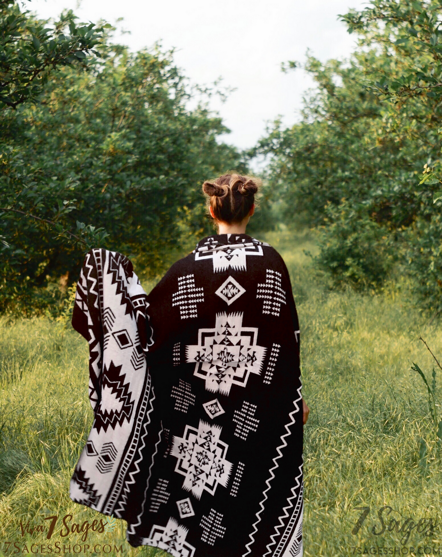 Alpaca Wool Blanket (Black & White)