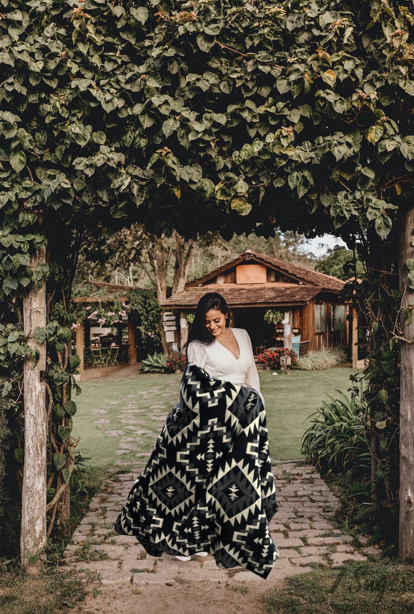 Alpaca Wool Blanket (Raven Black)