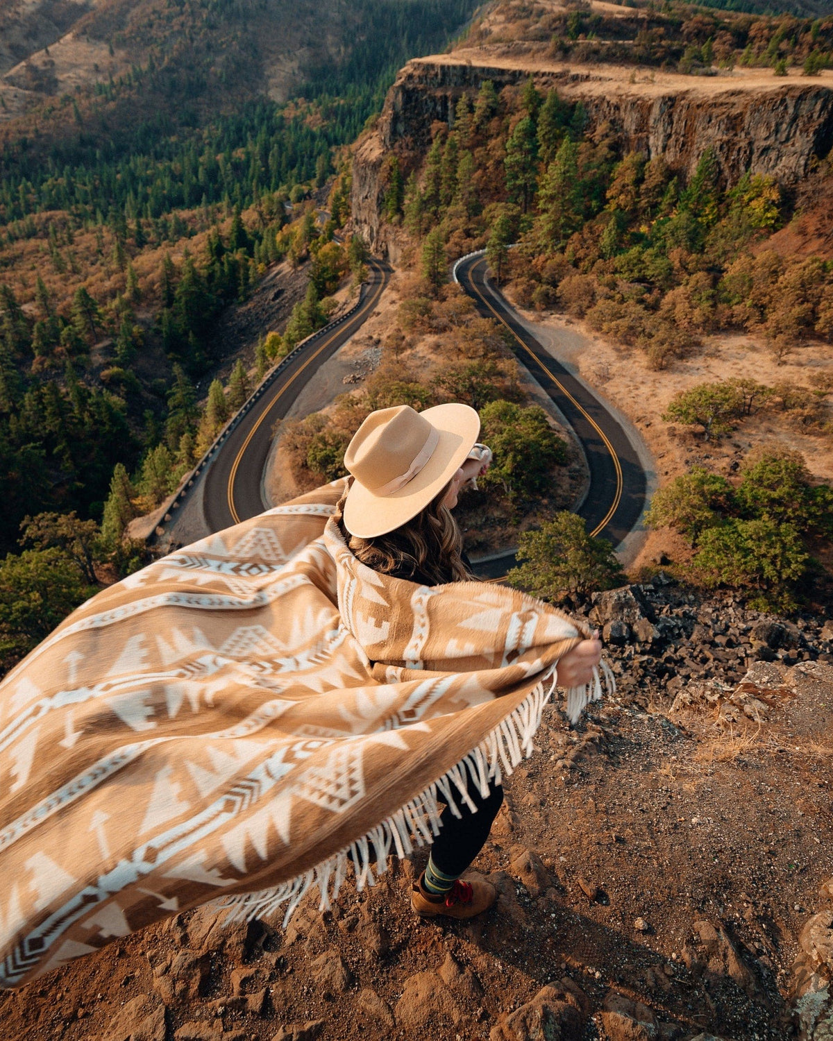 Alpaca Wool Blanket (Mojave Tan)