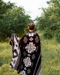 Alpaca Wool Blanket (Black & White)