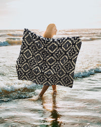 Alpaca Wool Blanket (Raven Black)