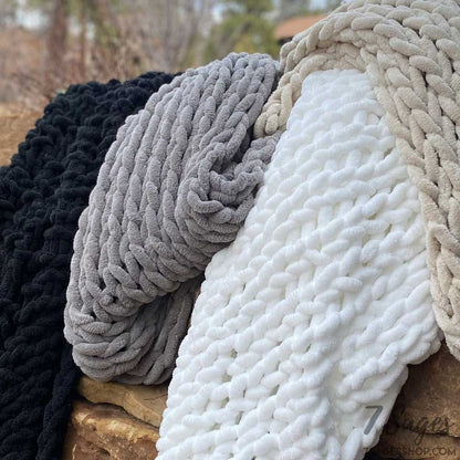 Infinite Chunky Knit Blanket | Minky | Big - Blanc