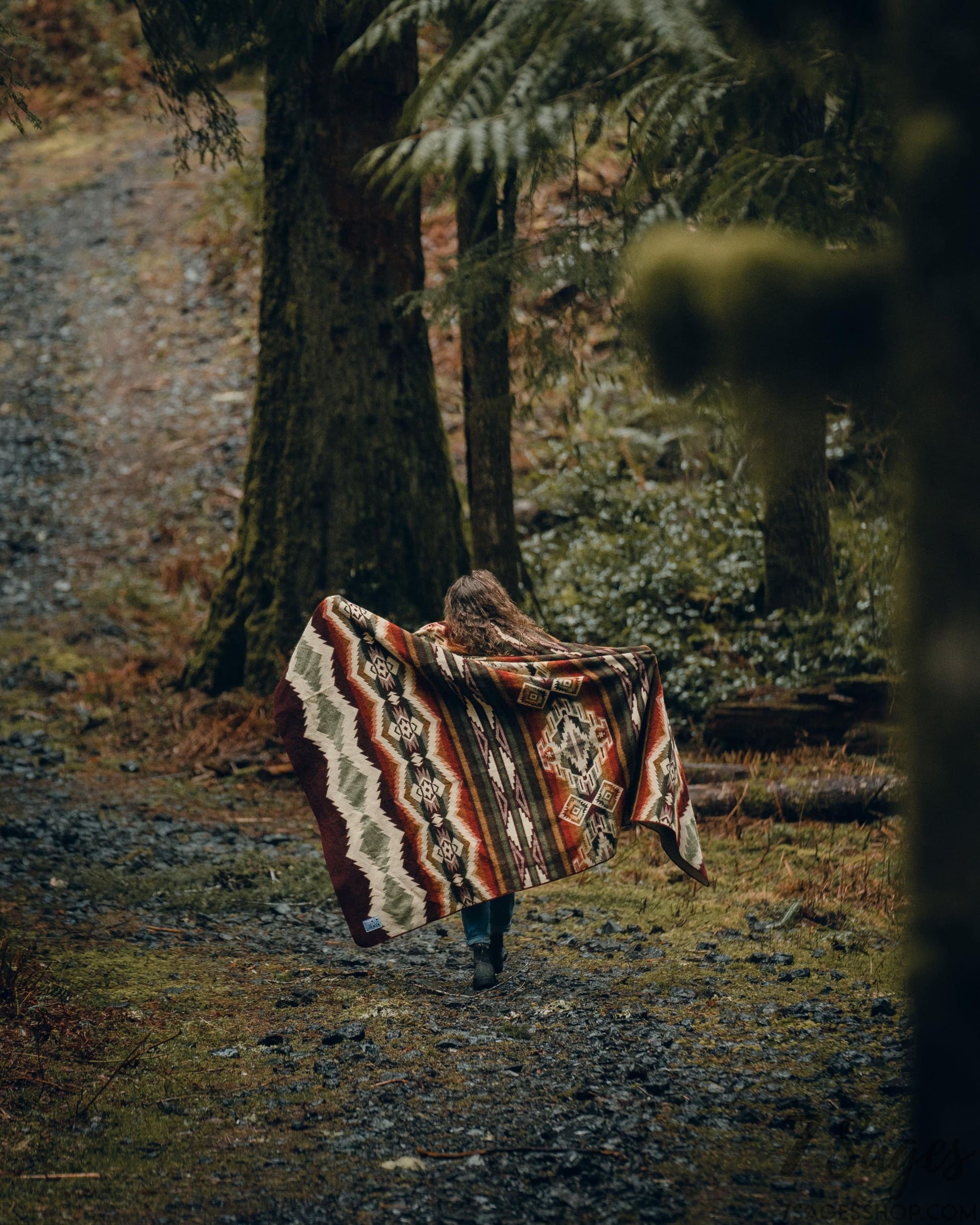 Spondylus Blanket - Plum